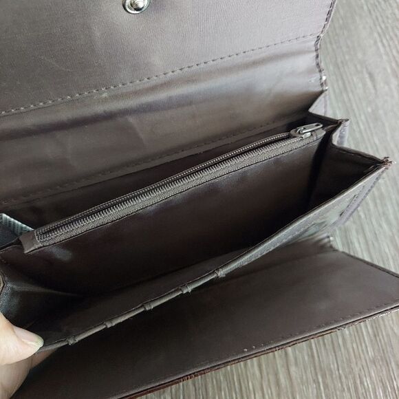 XOXO Vintage Brown Crocodile Print Wallet - Picture 6 of 8